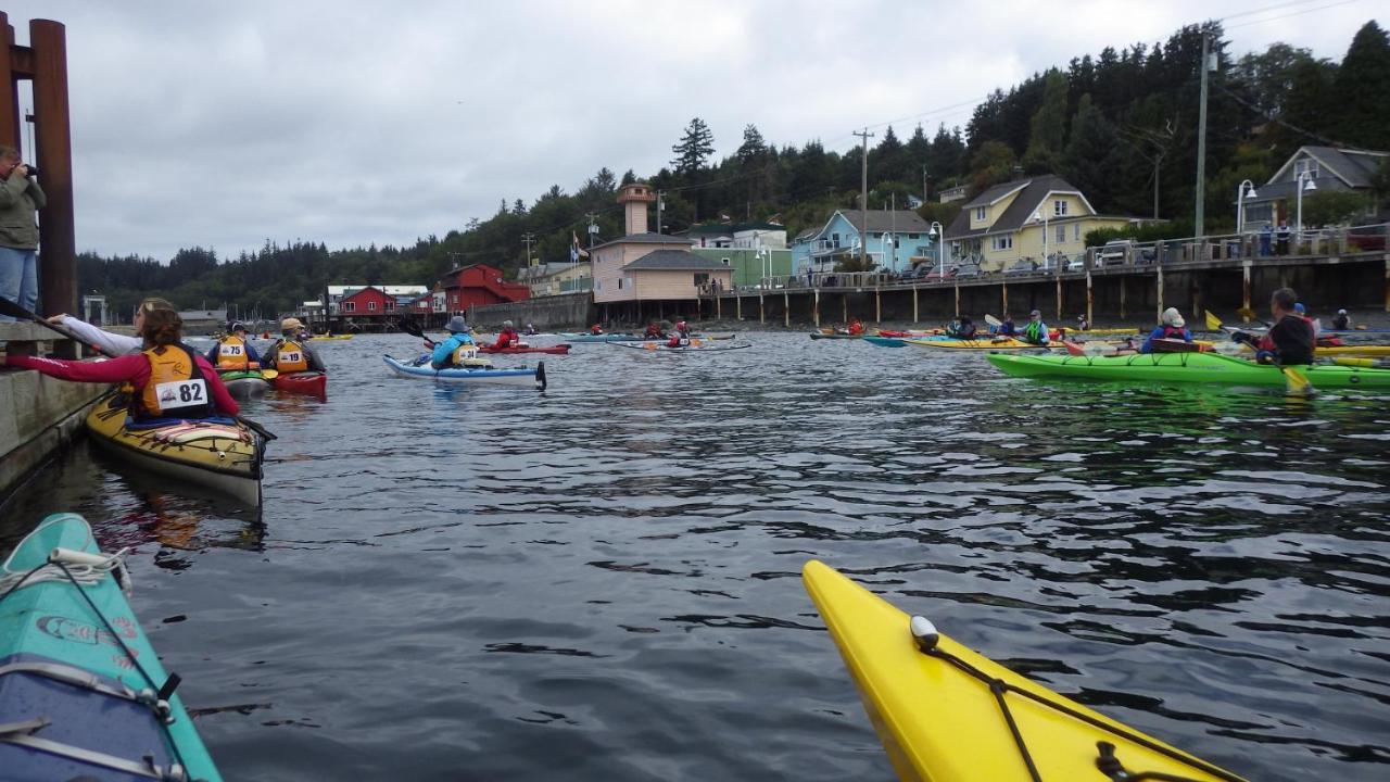 Orca Inn Alert Bay Exteriör bild